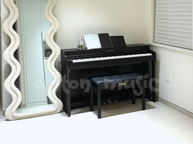 Đàn piano Kawai CN-201 màu nâu đen (CN-201 R) tủ đứng chắc chắn thiết kê sang trọng cho gia đình hiện đại
