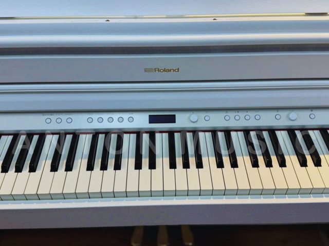Đàn Piano Roland HP704 Hàng Nhập Khẩu Chính Hãng, Bảo Hành Toàn Quốc, Dịch Vụ Hậu Lâu Dài