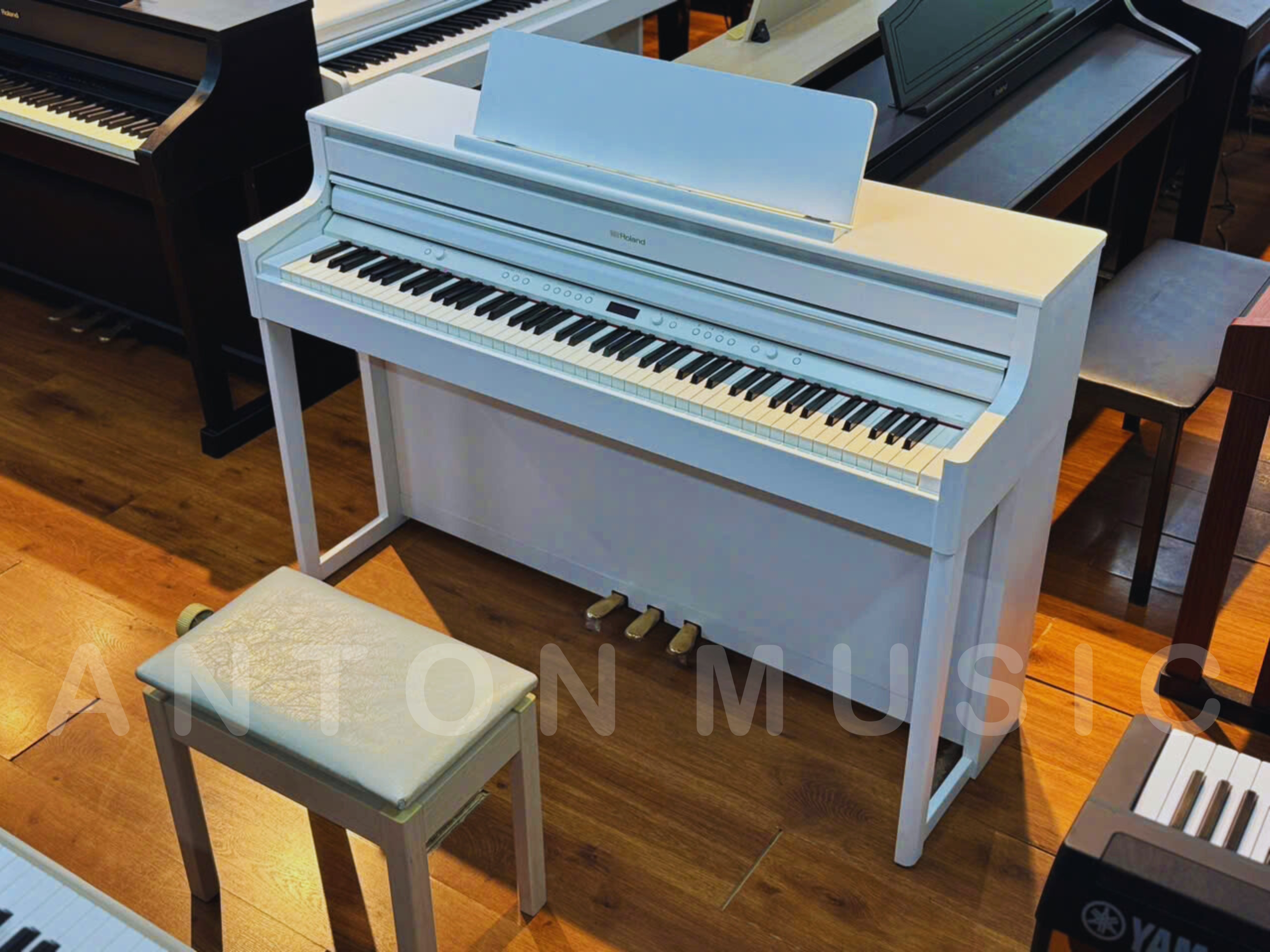 Đàn Piano Roland HP 704 New + Like New – Digital Đàn Piano Roland HP 704 New + Like New – Digital