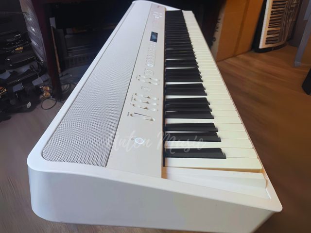 Đàn Piano Điện Roland FP-90 Chuyên Dùng Cho Biểu Diễn Sân Khấu