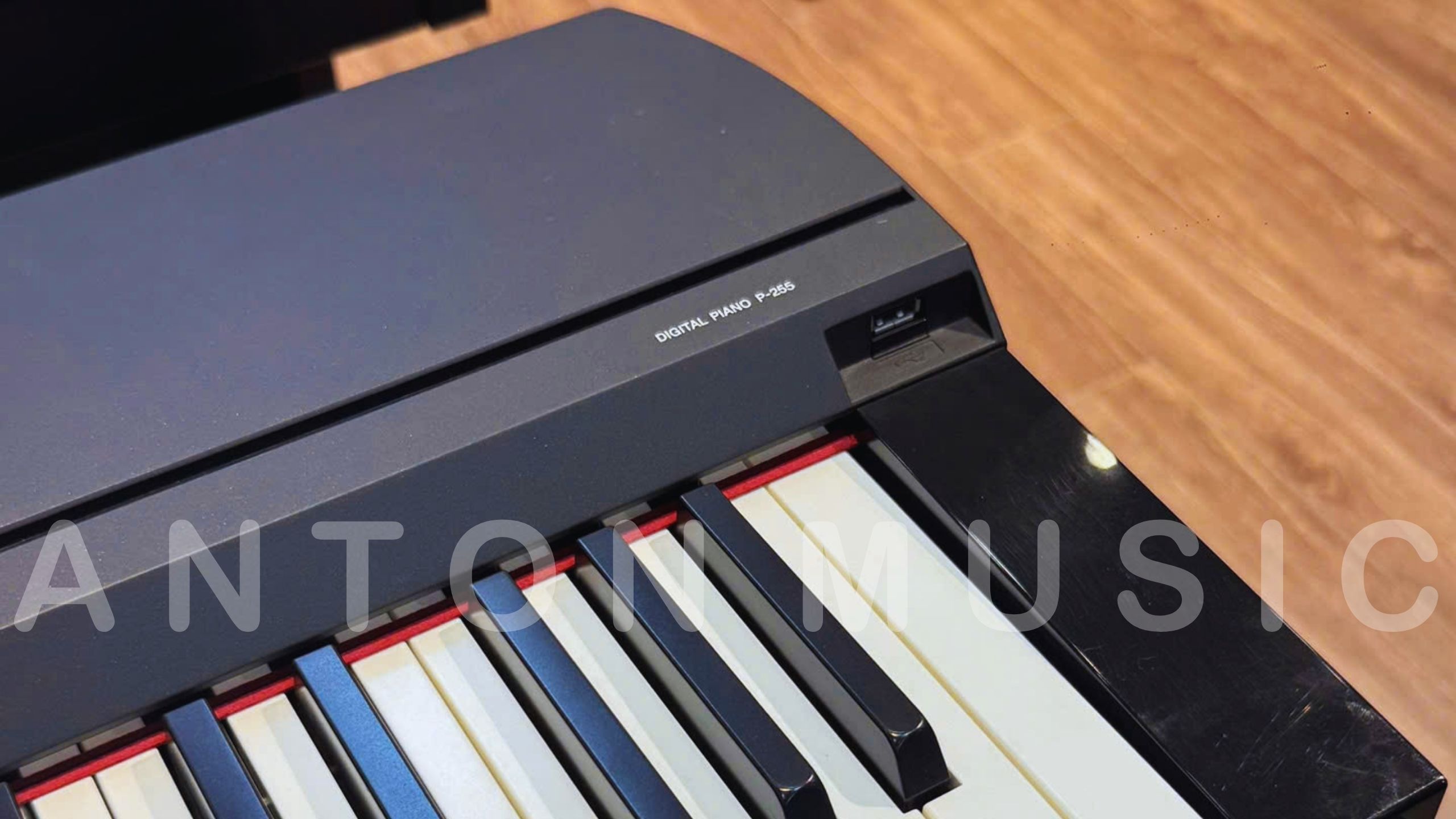 Đàn piano điện di động biểu diễn sân khấu Yamaha P-255 nhỏ gọn, phím nặng đầm tay, tinh chỉnh EQ chuyên sâu