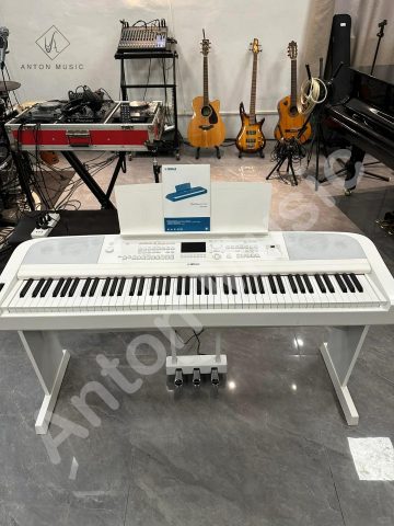 Đàn Piano Điện Yamaha DGX-670 WH New White (Trắng) Portable Grand