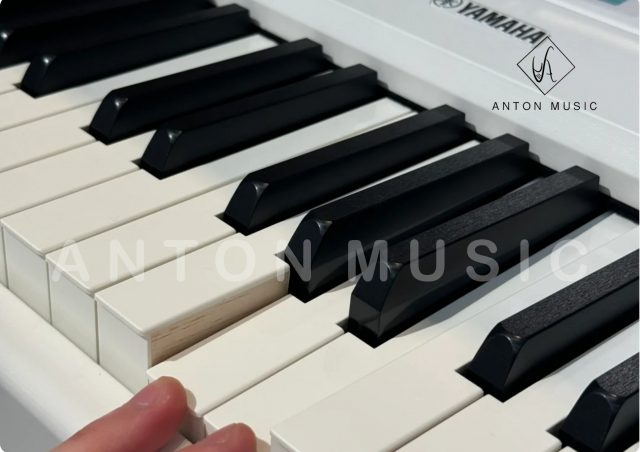 Đàn Piano Điện Yamaha P-525 WH New White (Trắng) Portable