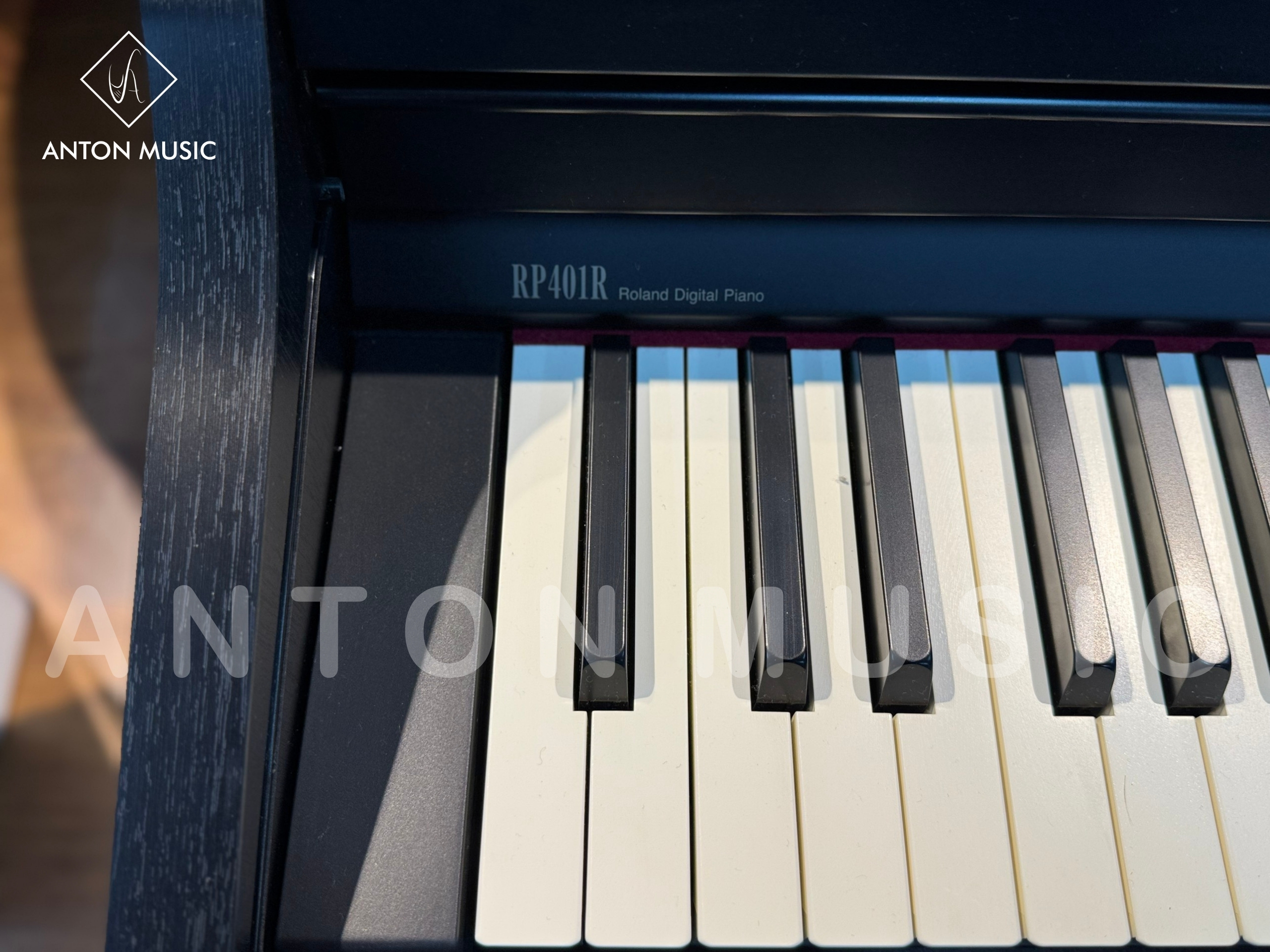 Đàn Piano Roland Nhật Bản RP401R Chính Hãng