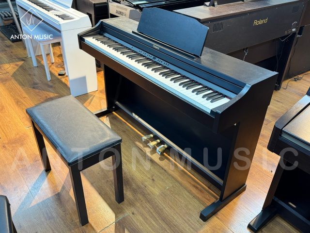 Đàn Piano Roland Nhật Bản RP401R Chính Hãng