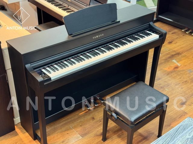 Đàn Piano Yamaha CLP-735B New Clavinova Màu Đen Mun Đời Cao (700 Series)