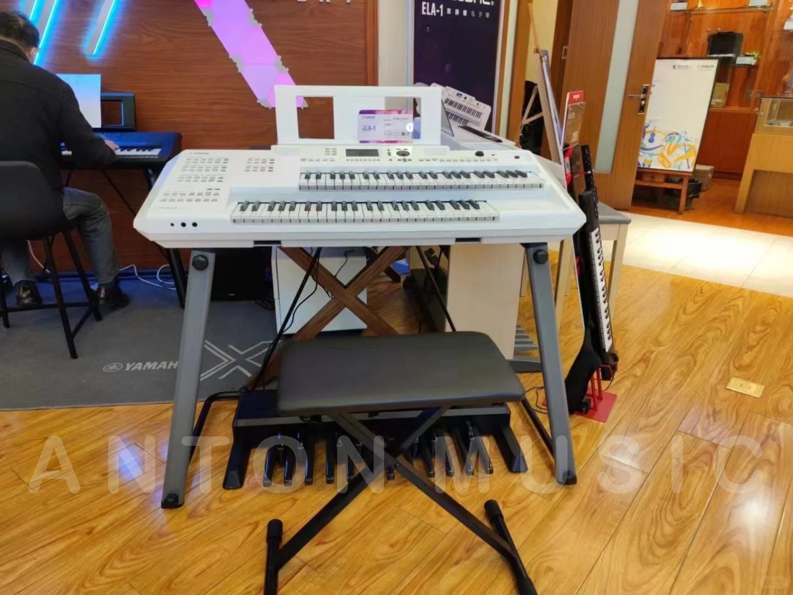 Đàn Electone Yamaha ELA-1 Mới Thiết Kế Nhỏ Gọn Di Động