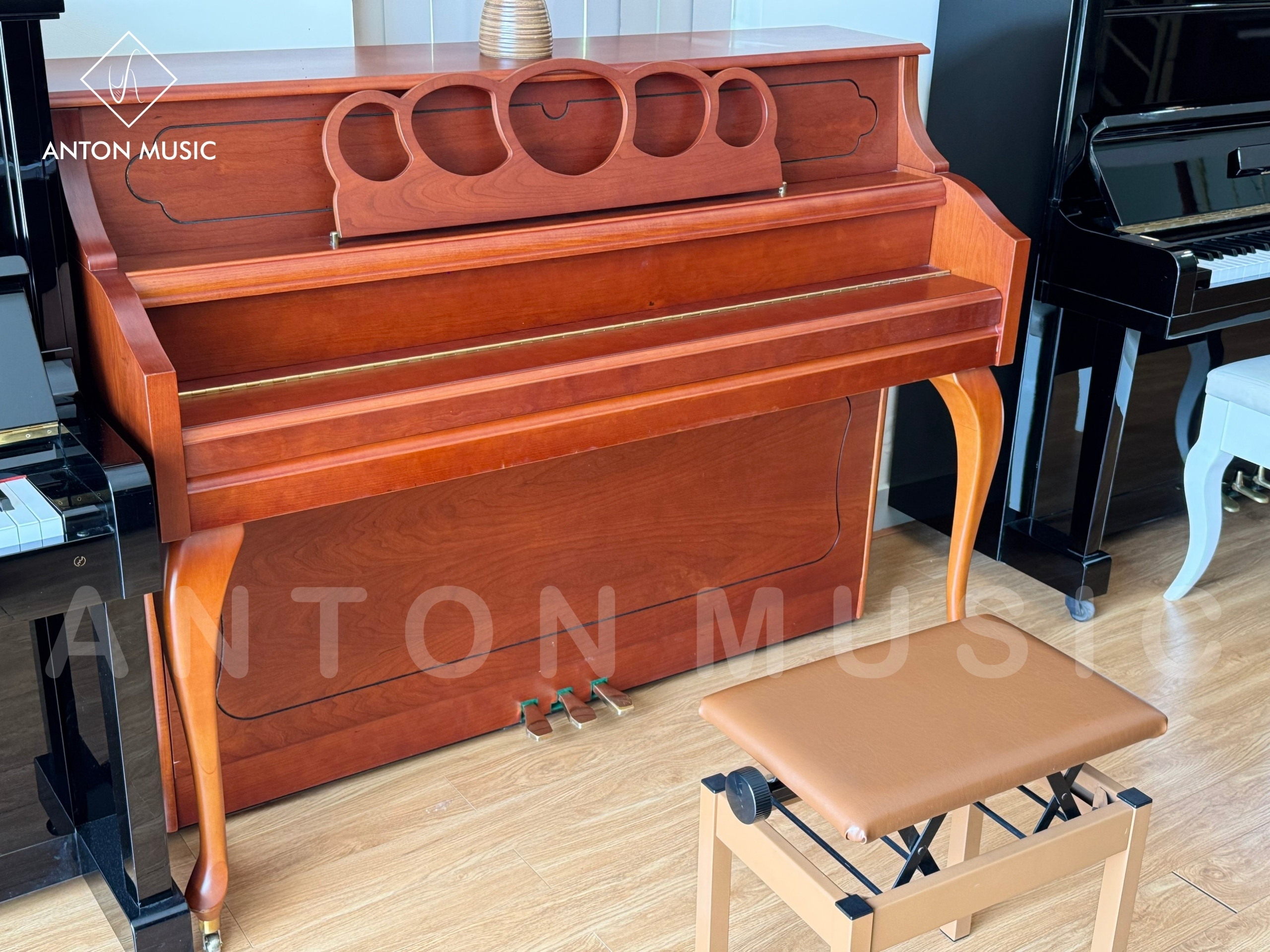 Thương Hiệu Đàn Piano Falcone: Falcone Đến Từ Nước Nào?
