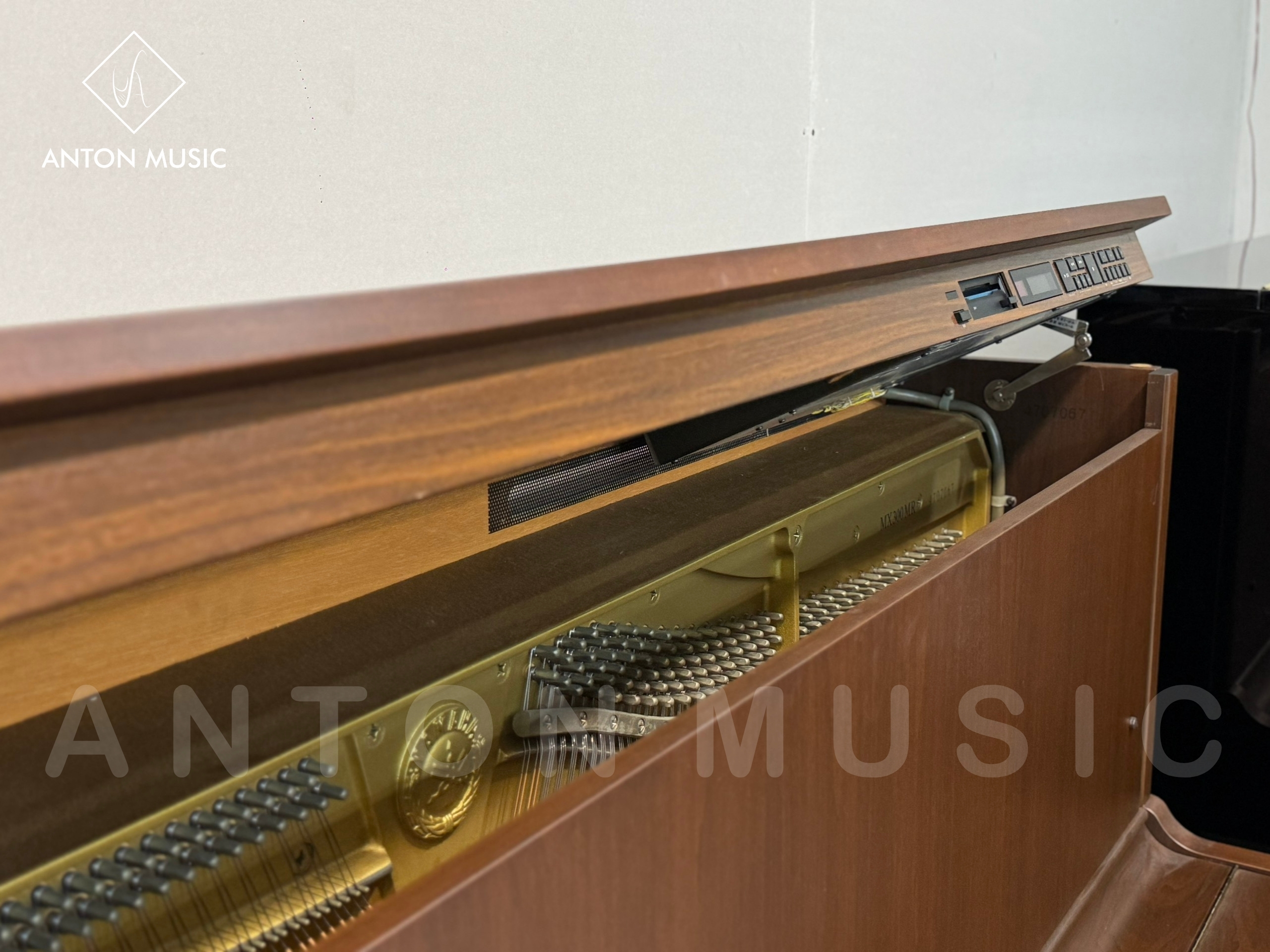 Đàn Piano Cơ Upright Yamaha MX300MR Tích Hợp Công Nghệ Tự Chơi Disklavier Cao Cấp