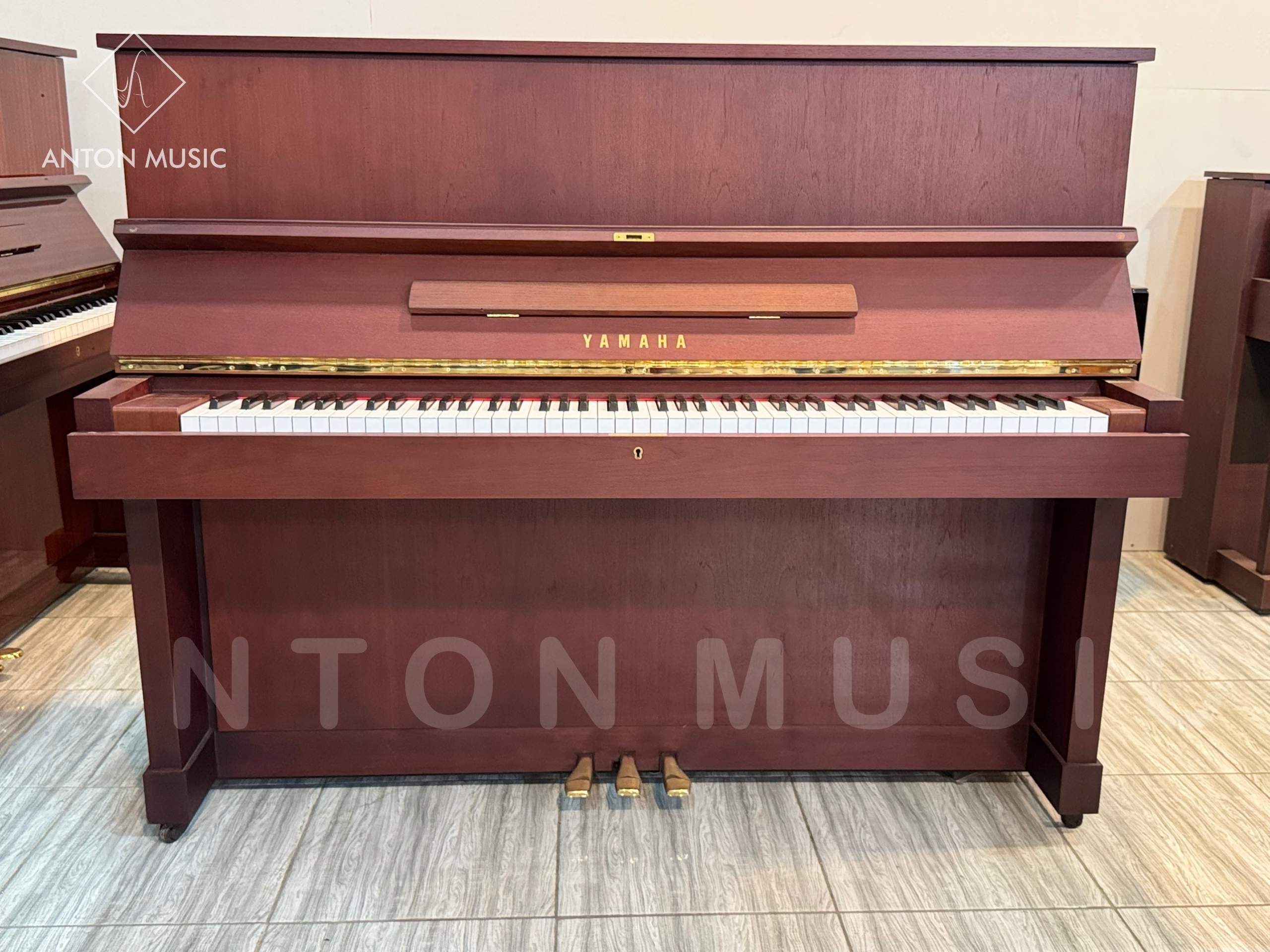 Đàn Piano Yamaha W103 Hoàn Thiện Gỗ Tự Nhiên Quý Hiếm