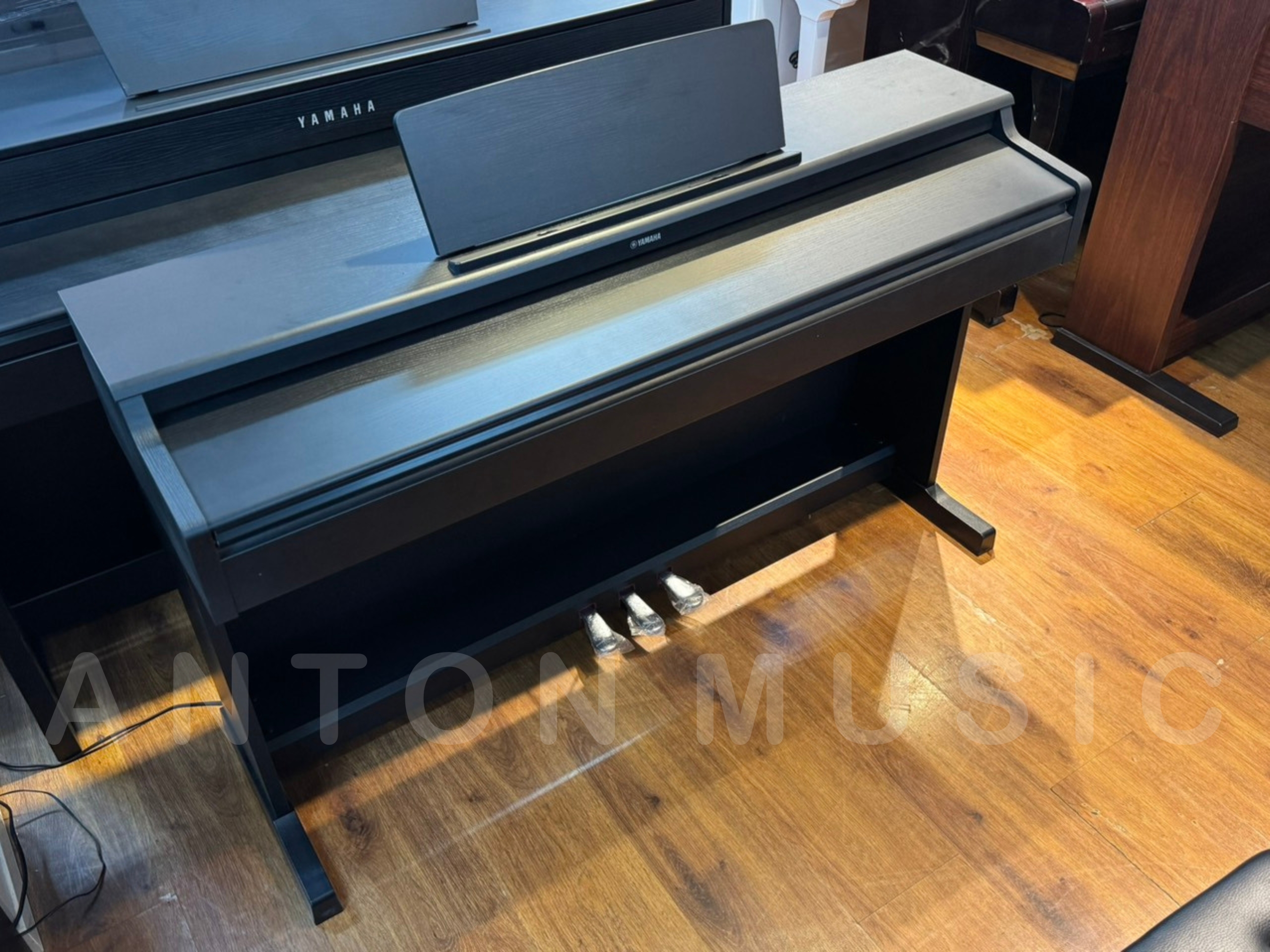 Yamaha YDP-164B ARIUS Đen Mun Tôn Vẻ Lịch Lãm Và Mạnh Mẽ Cho Căn Phòng