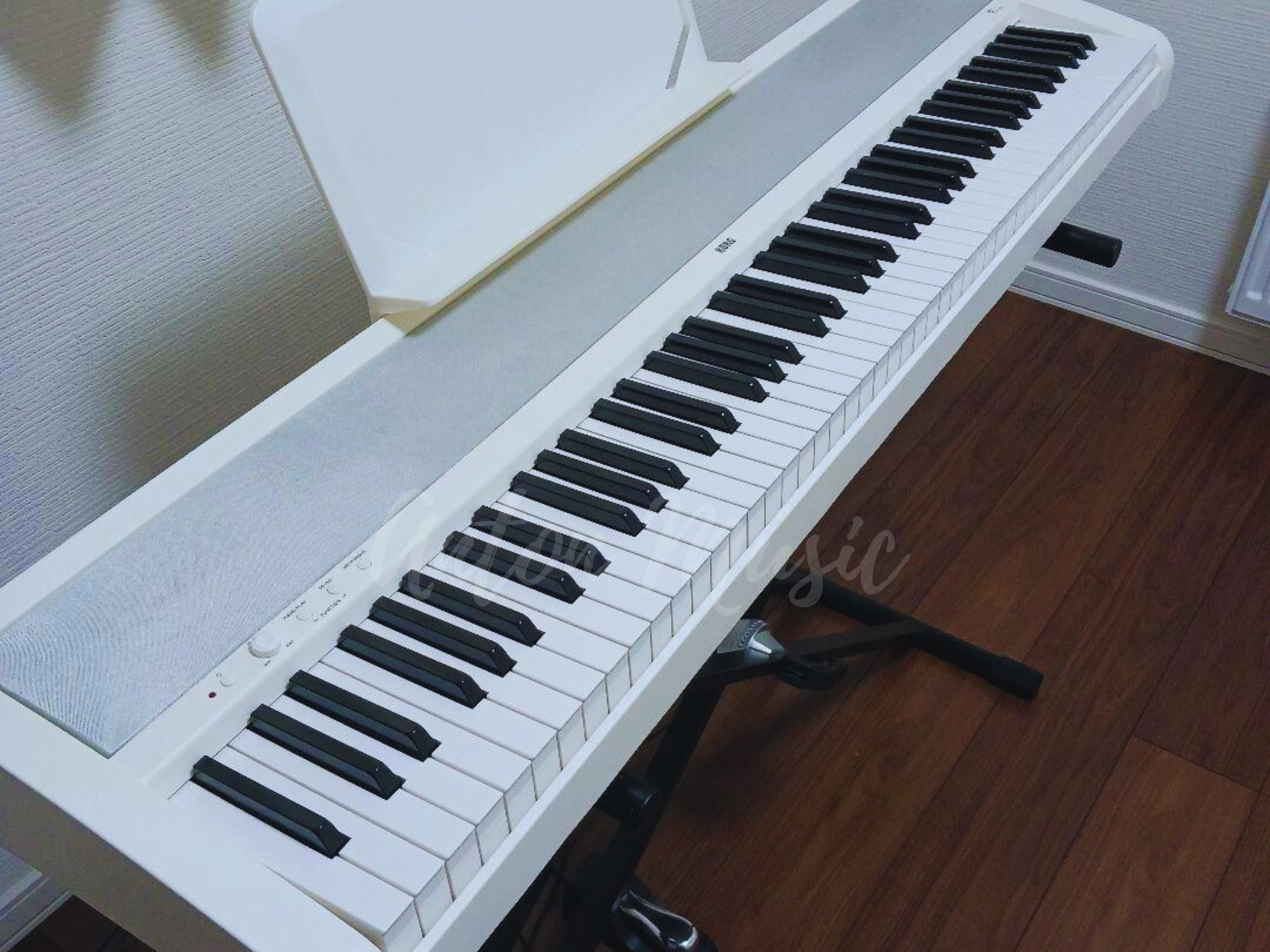 Đàn Piano Korg B1 Giá Rẻ Nhỏ Gọn, Dễ Sử Dụng, Phù Hợp Cho Phòng Trọ, Chung Cư Hoặc Không Gian Hạn Chế