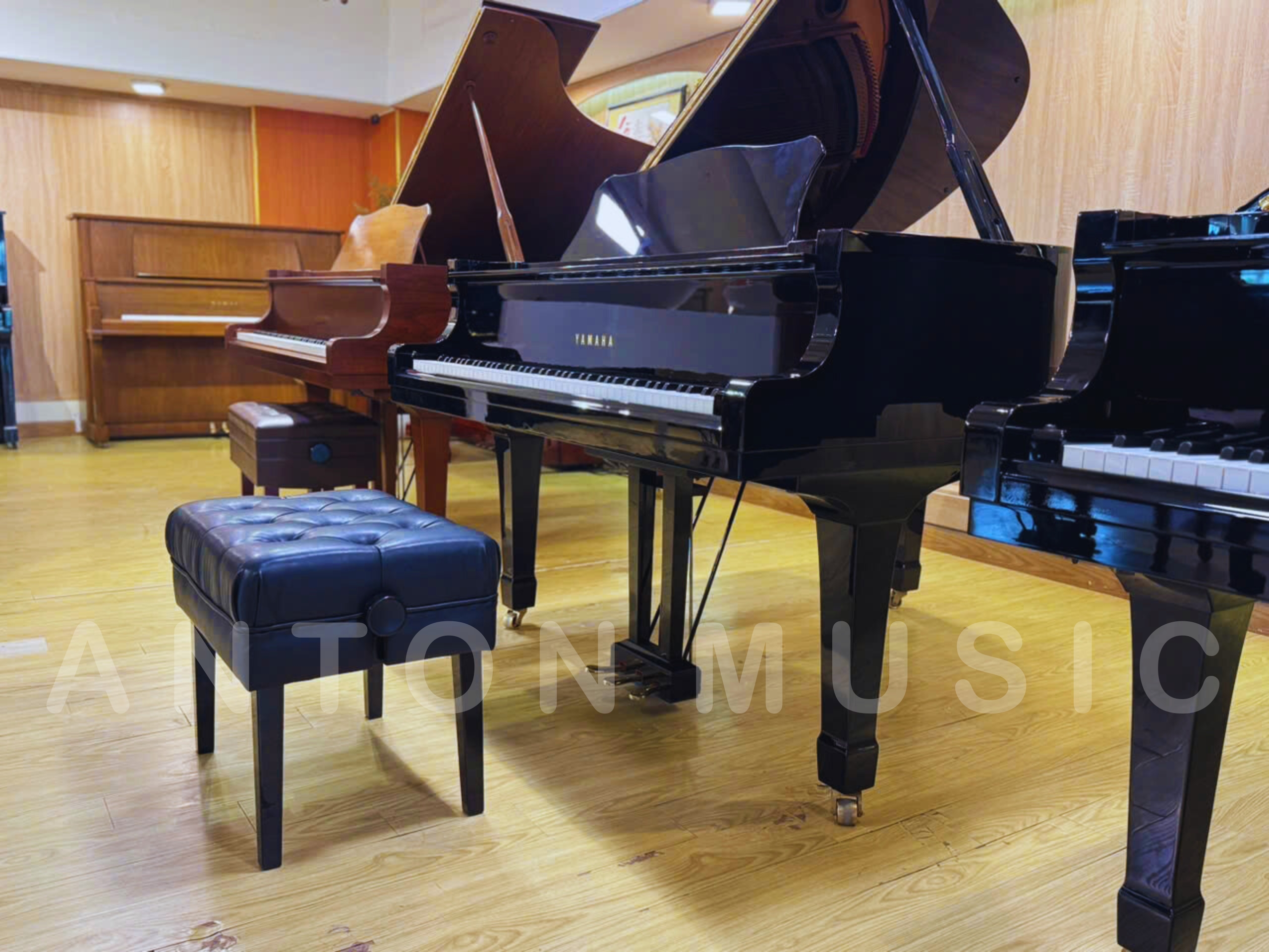 Đàn Piano Grand Yamaha C1 Nhỏ Gọn Nhưng Có Âm Thanh Chuẩn Dành Cho Học Sinh, Giáo Viên Và Người Chơi Chuyên Nghiệp Lâu Dài