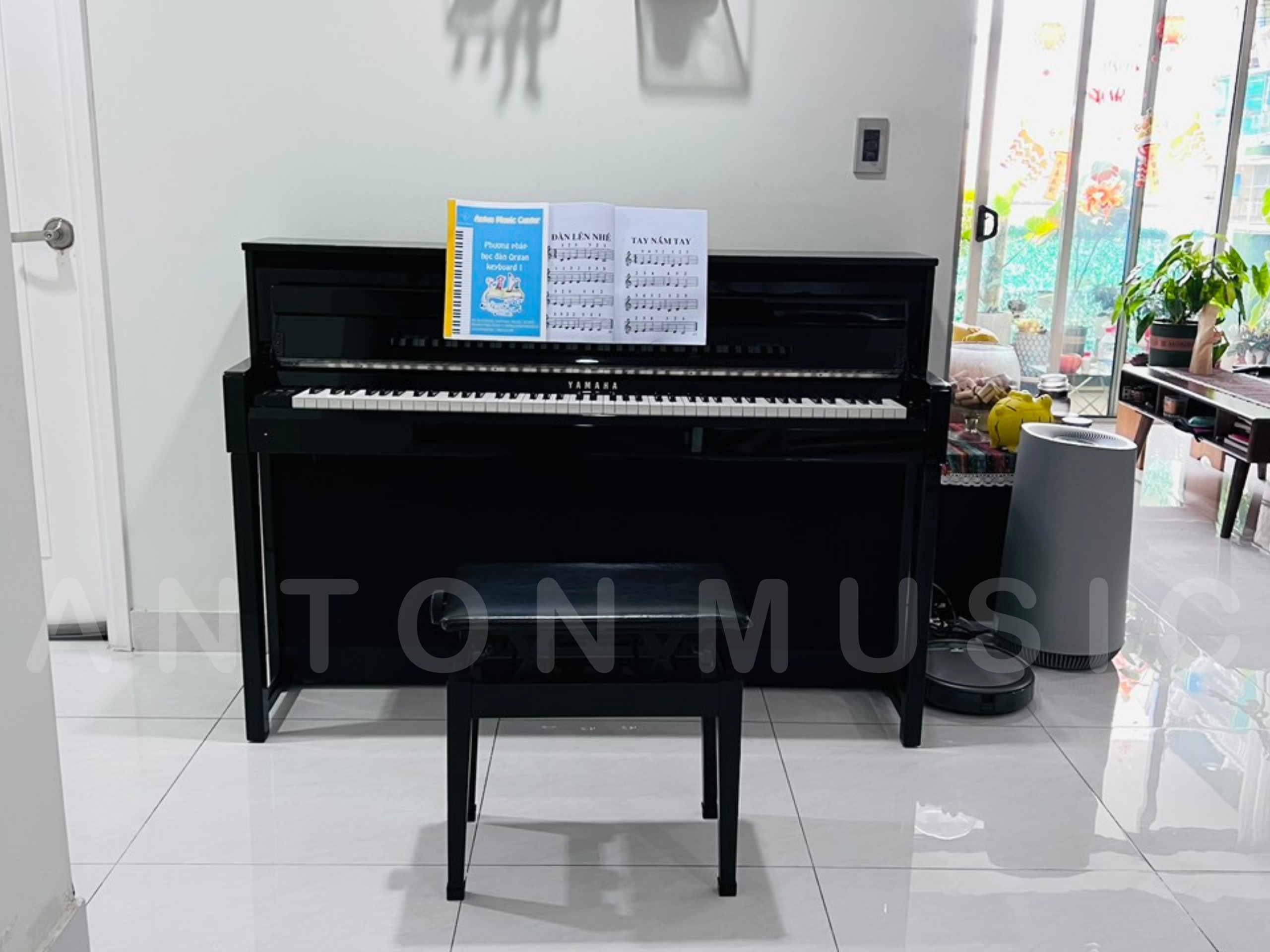 Đàn Piano Điện Yamaha CLP-585PE Màu Đen Bóng Clavinova Cao Cấp (500 Series)