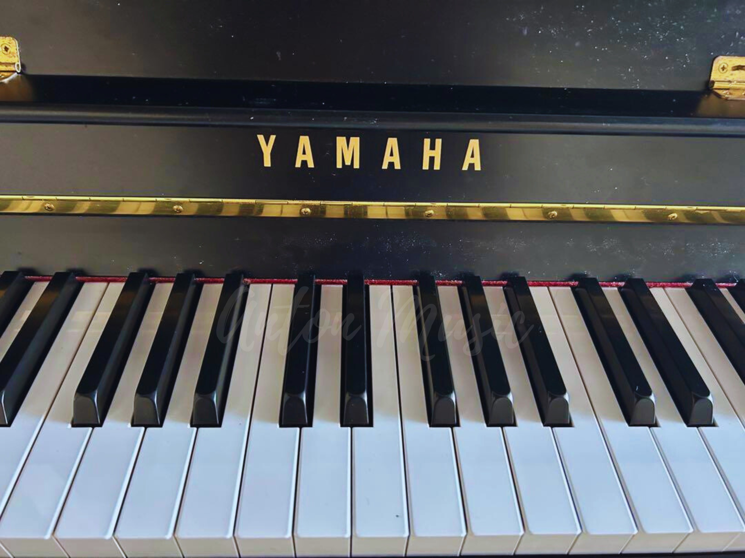 Đàn Piano Hybrid Yamaha DUP1 Thiết Kế Thanh Lịch Kiểu Upright, Dễ Decor Trong Nhiều Không Gian Vintage Cổ Điển