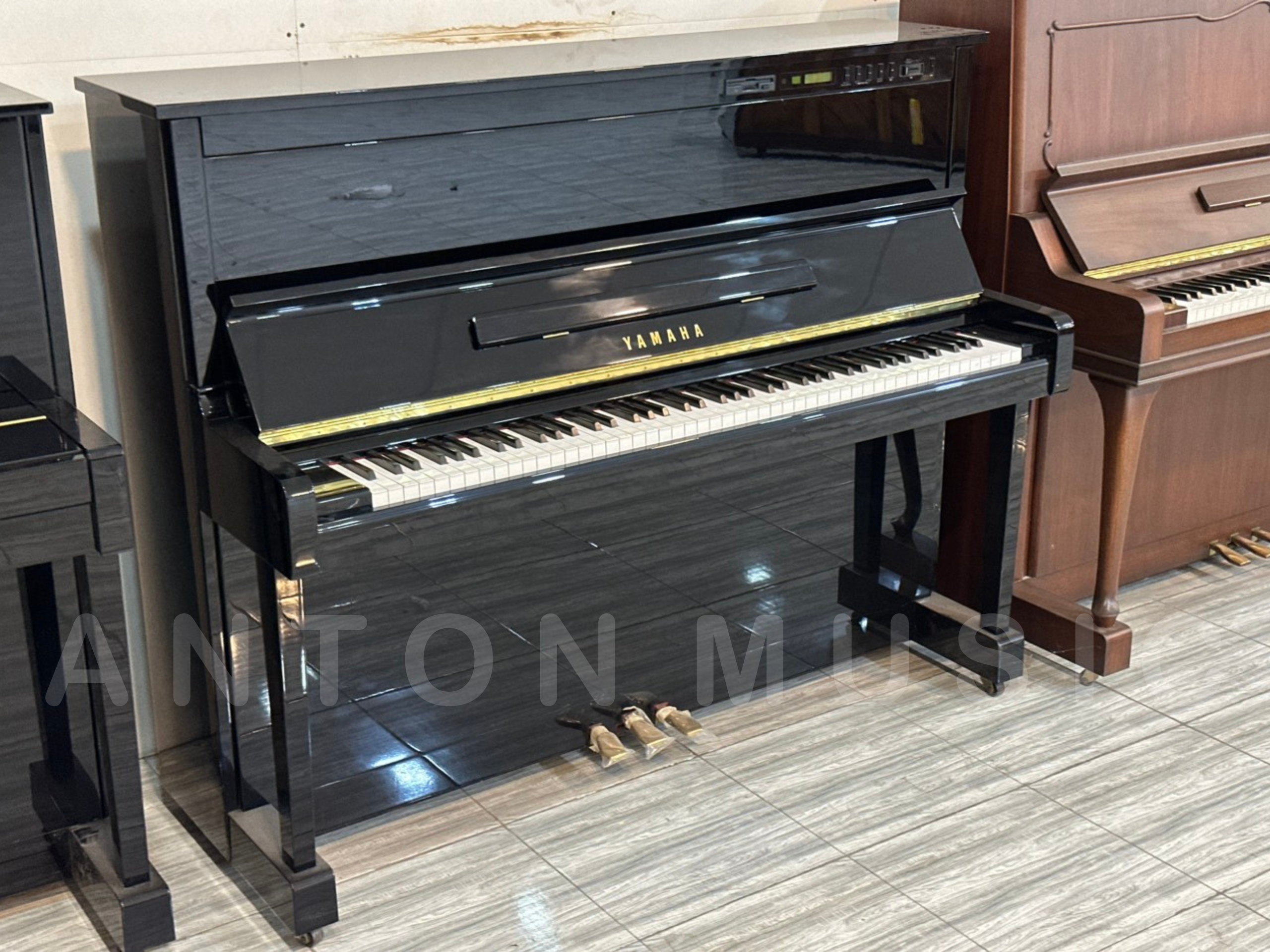 Đàn Piano Cơ Upright Yamaha SX100RBL Có Disklavier Tự Chơi