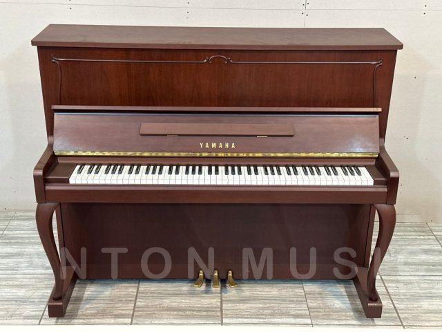 Đàn Piano Yamaha U10WnC Dáng Chân Cong Cổ Điển Châu Âu