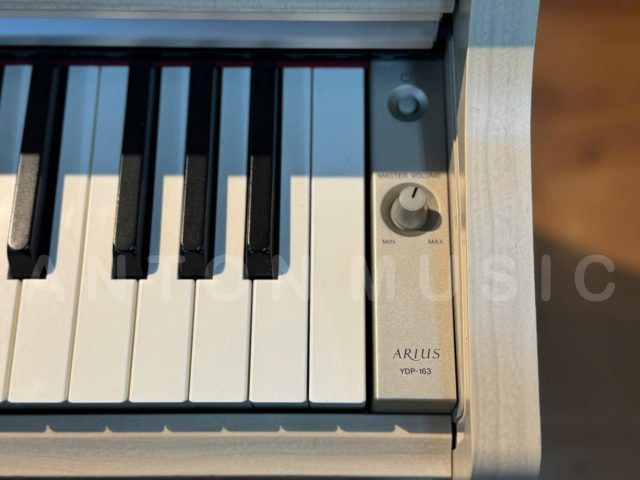 Đàn Piano Yamaha YDP163WA Like New Màu Trắng Ngà ARIUS
