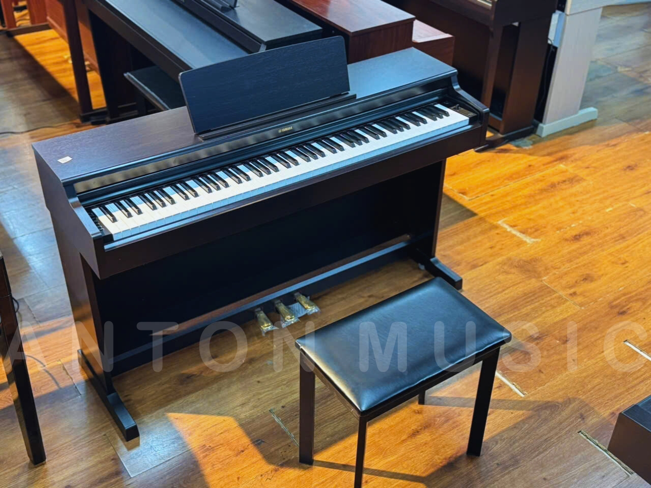 Đàn Piano Yamaha YDP-164R ARIUS Phiên Bản Màu Gỗ Sang Trọng Cho Không Gian Ấm Áp