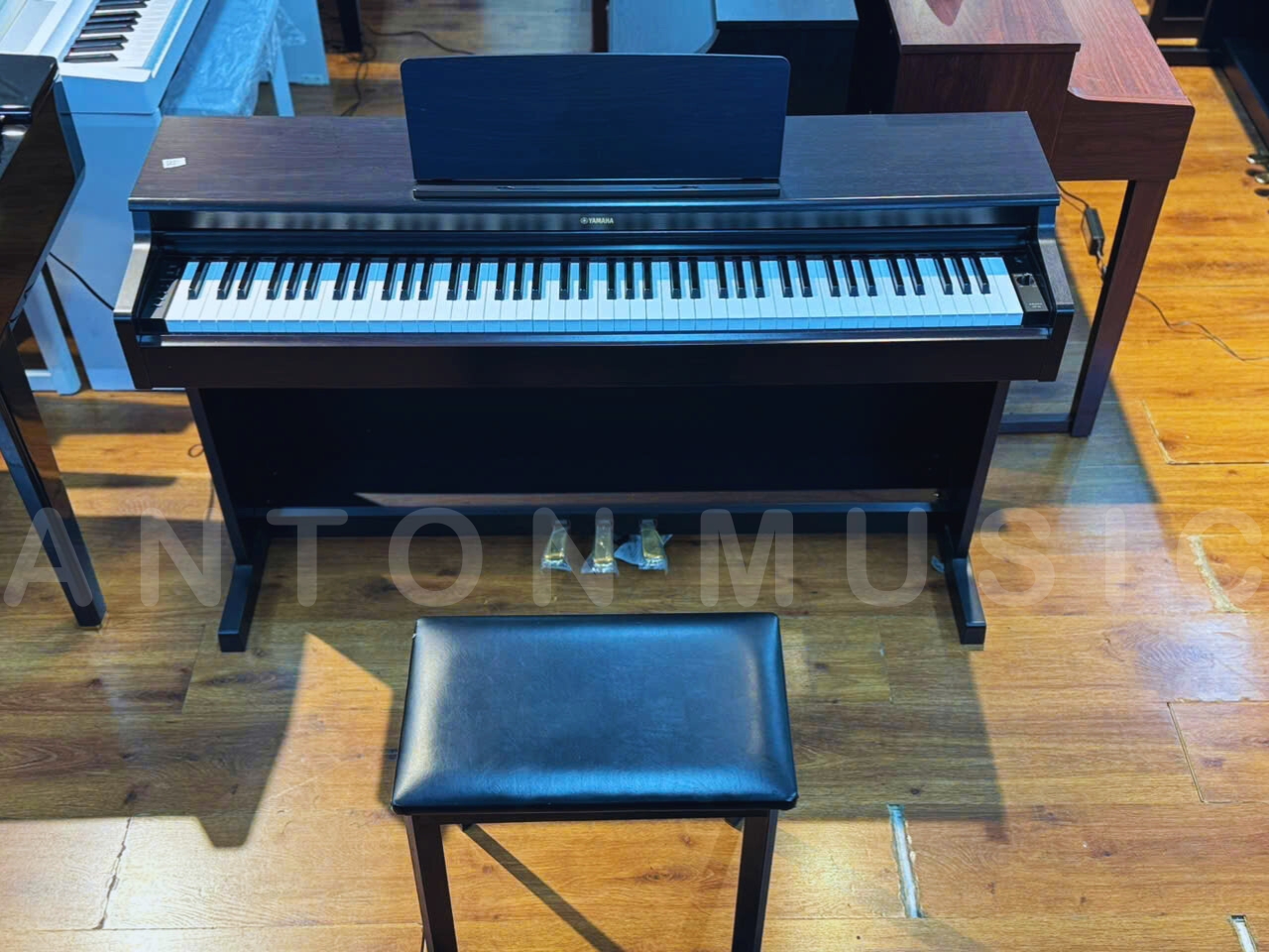Đàn Piano Yamaha YDP-164R ARIUS Phiên Bản Màu Gỗ Sang Trọng Cho Không Gian Ấm Áp