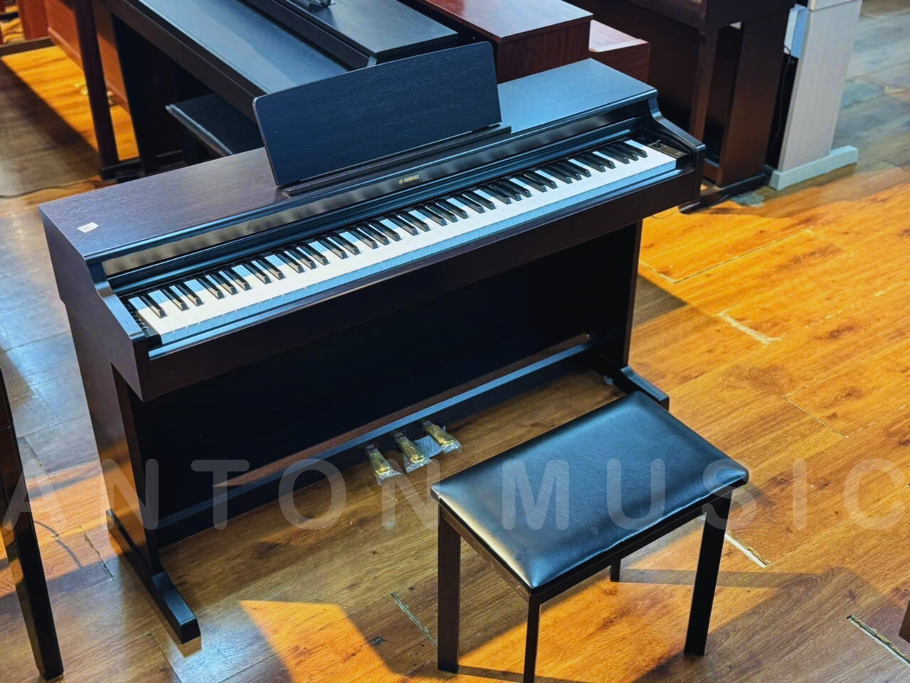 Đàn Piano Yamaha YDP-164R ARIUS Phiên Bản Màu Gỗ Sang Trọng Cho Không Gian Ấm Áp