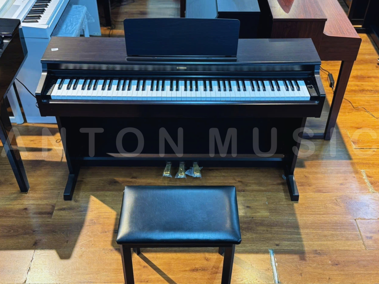 Đàn Piano Yamaha YDP-164R ARIUS Phiên Bản Màu Gỗ Sang Trọng Cho Không Gian Ấm Áp