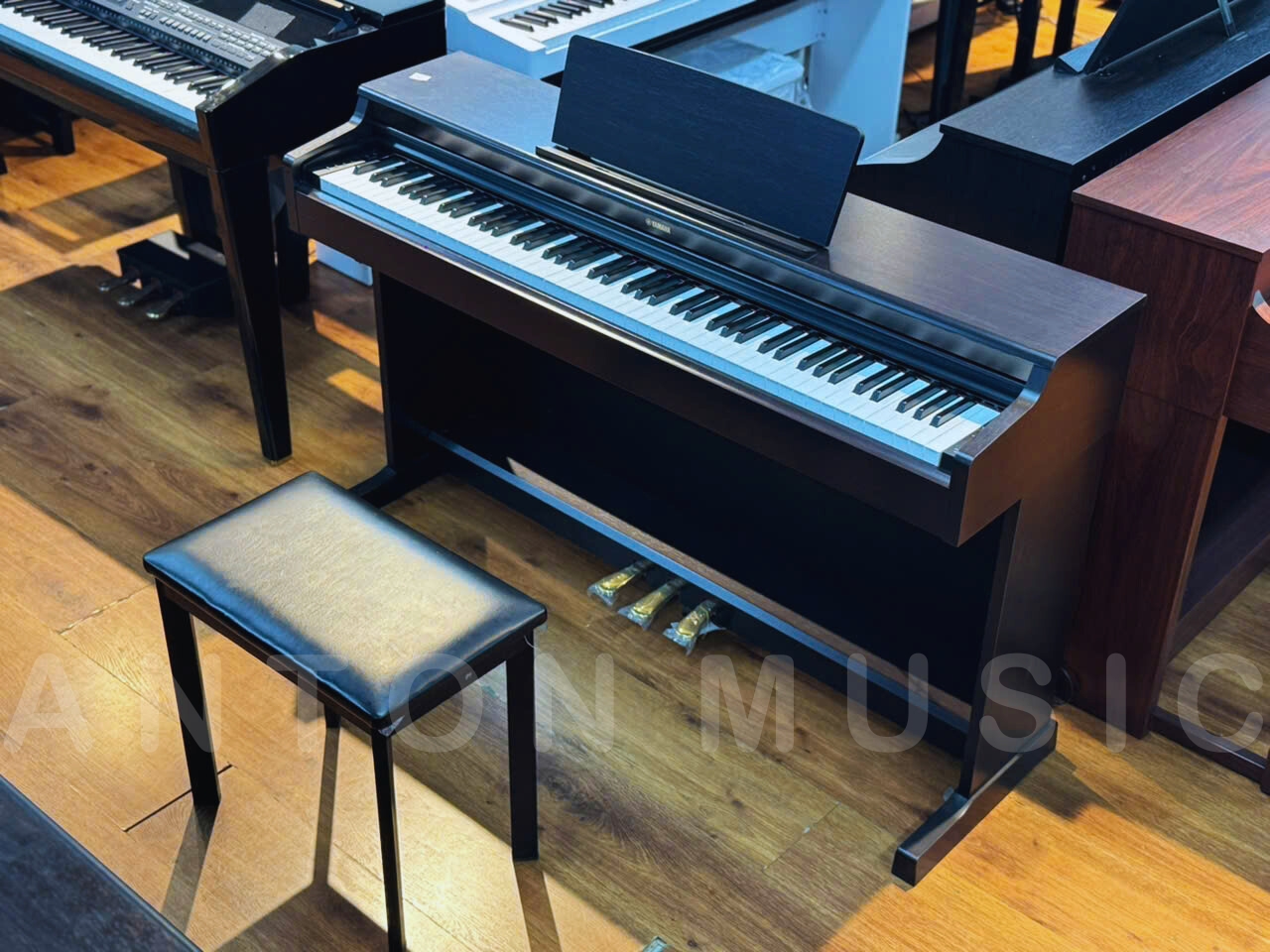 Đàn Piano Yamaha YDP-164R ARIUS Phiên Bản Màu Gỗ Sang Trọng Cho Không Gian Ấm Áp