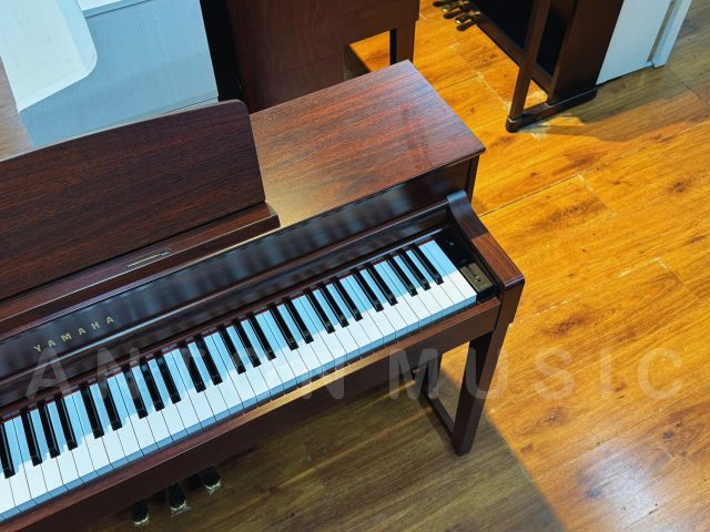 Đàn Piano Điện Yamaha CLP 545M Màu Đỏ Nâu Gỗ Gụ Like New Dòng Clavinova (500 Series) Gam Trầm Dễ Phối Nội Thất Vintage