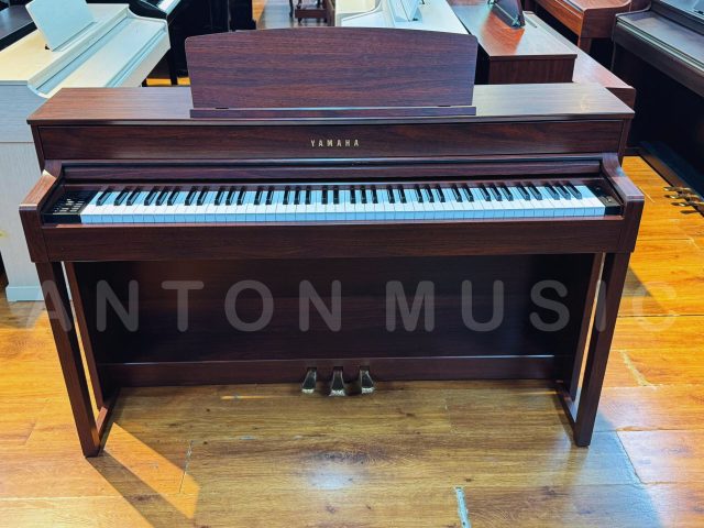 Đàn Piano Điện Yamaha CLP 545M Màu Đỏ Nâu Gỗ Gụ Like New Dòng Clavinova (500 Series) Gam Trầm Dễ Phối Nội Thất Vintage