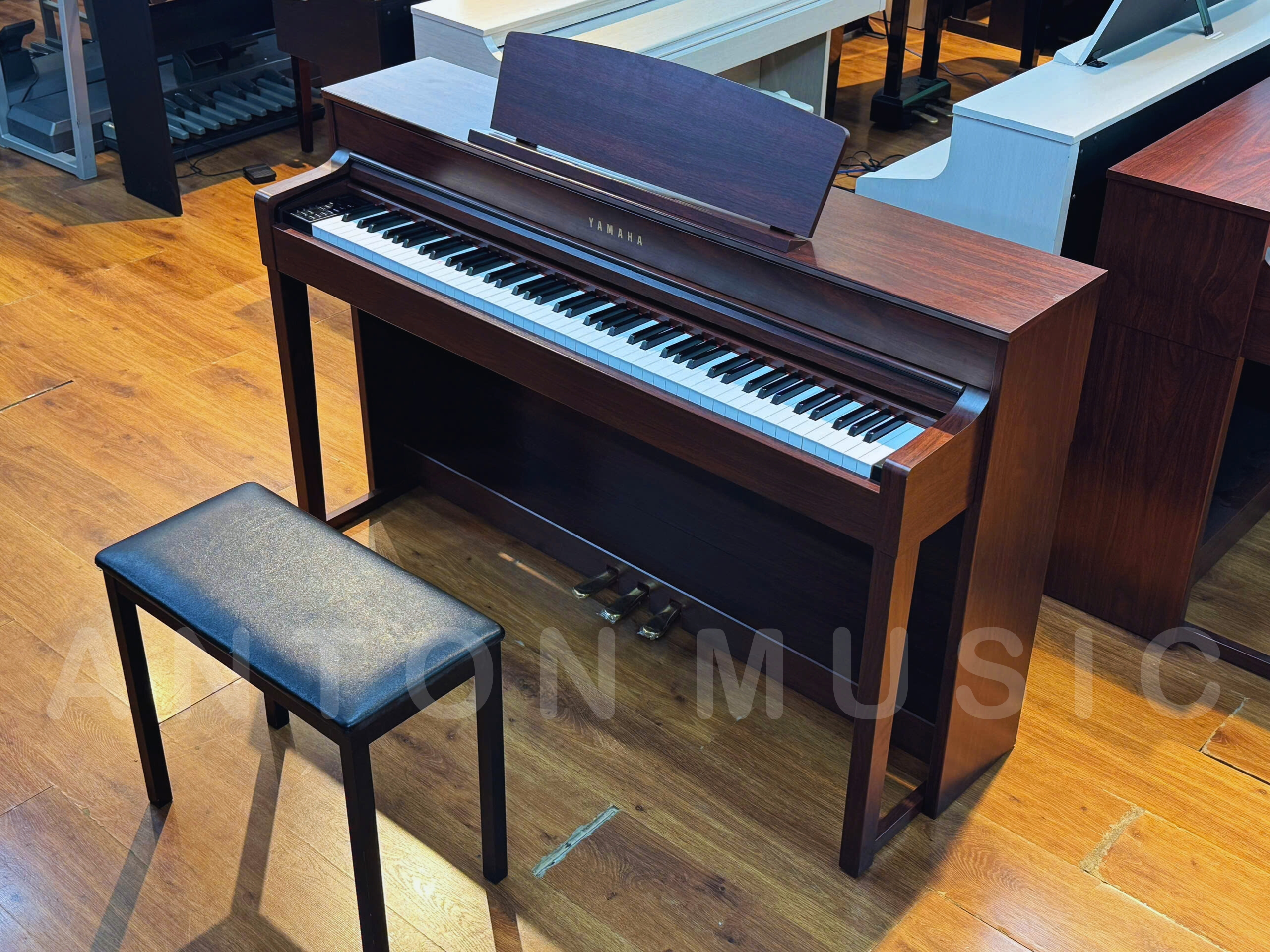 Đàn Piano Điện Yamaha CLP-545 M Màu Đỏ Nâu Gỗ Gụ Like New Dòng Clavinova (500 Series) Gam Trầm Dễ Phối Nội Thất Vintage