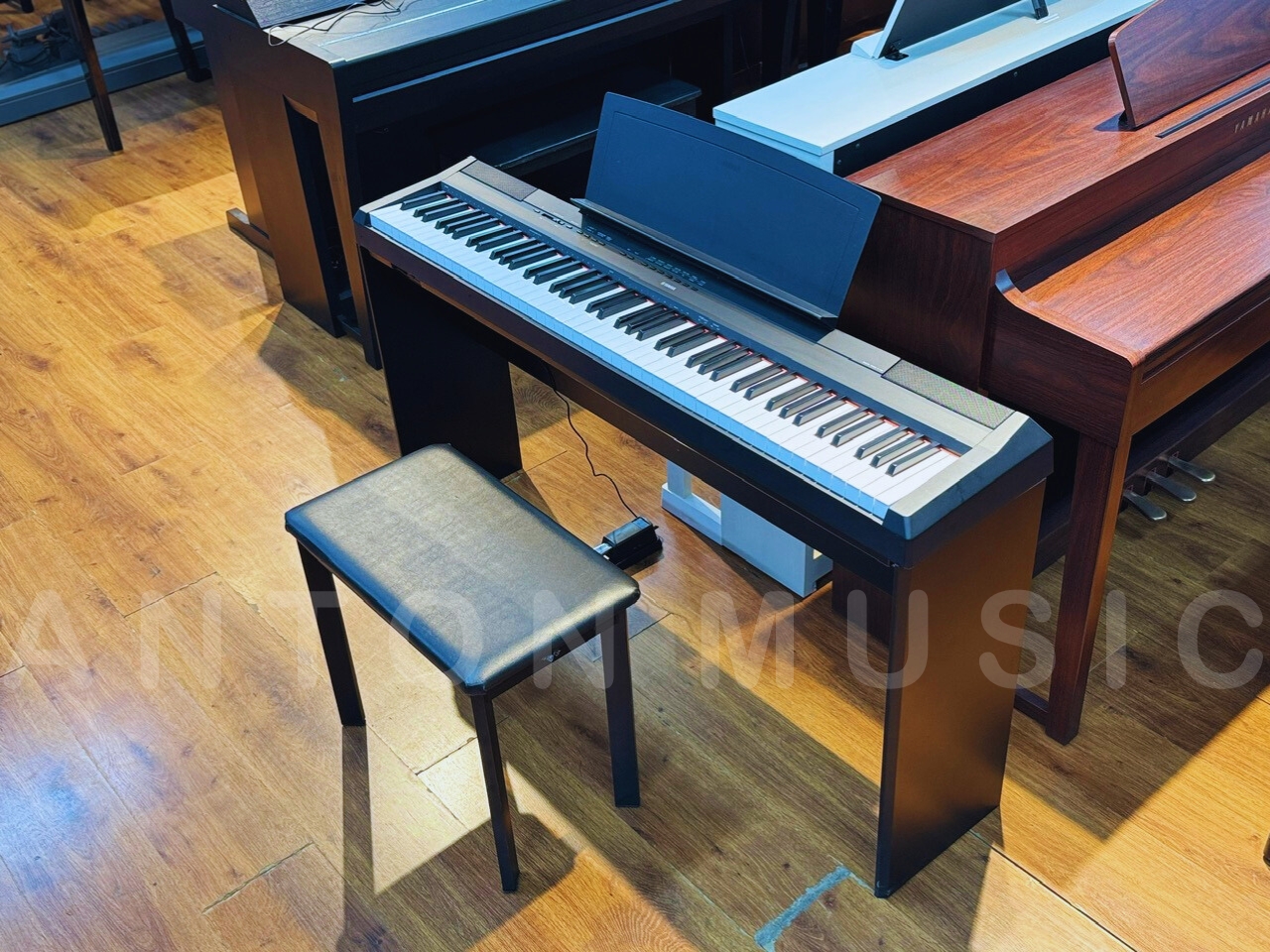 Đàn Piano Điện Yamaha P115B Màu Đen Mờ (Pedal Rời) Chân Gỗ Portable Dễ Dàng Di Chuyển, Phù Hợp Không Gian Nhỏ Và Căn Hộ Chung Cư