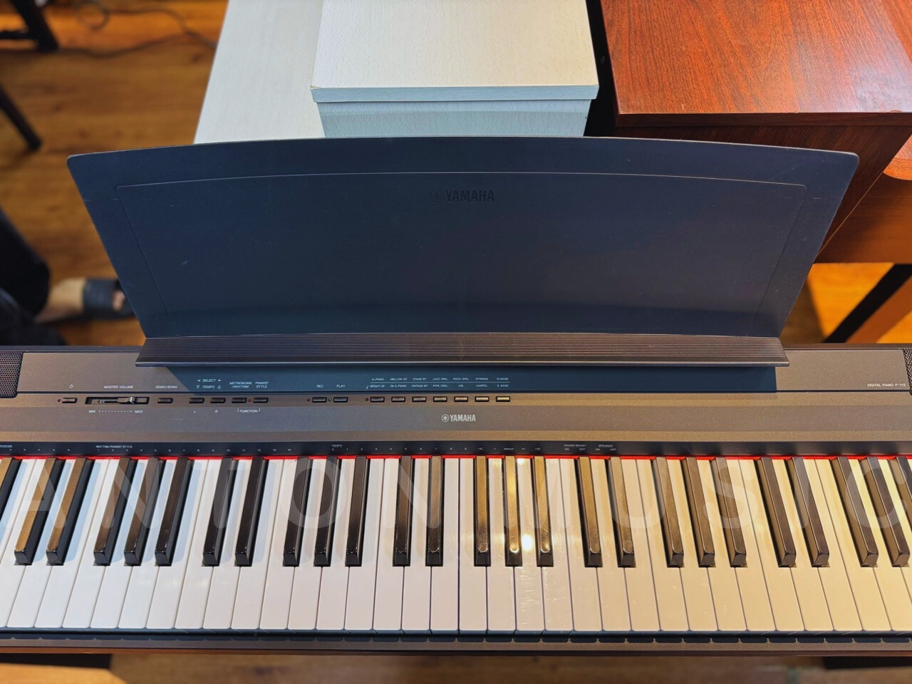 Đàn Piano Điện Yamaha P115B Màu Đen Mờ (Pedal Rời) Chân Gỗ Portable Dễ Dàng Di Chuyển, Phù Hợp Không Gian Nhỏ Và Căn Hộ Chung Cư