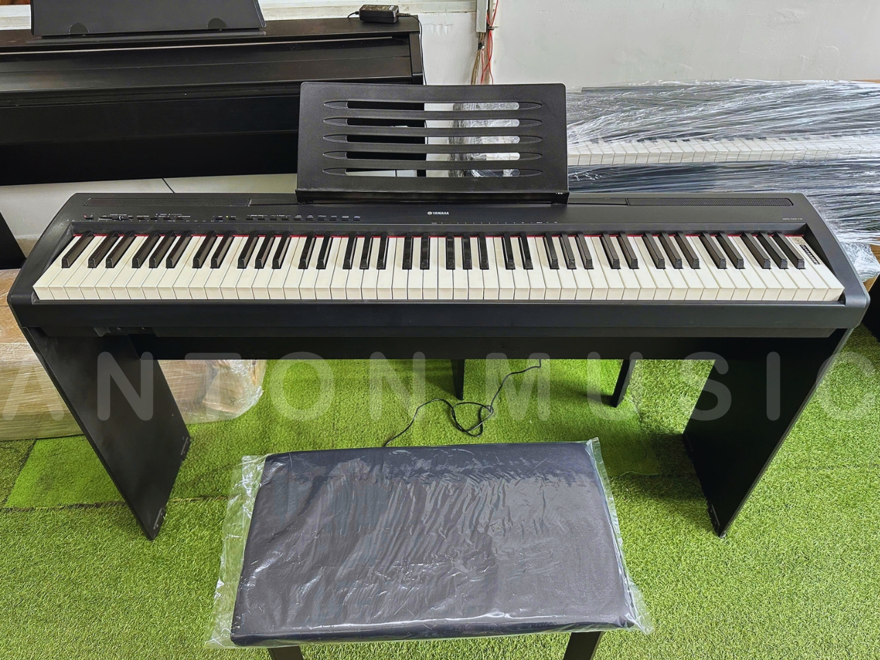 Đàn Piano Điện Yamaha P95B Màu Đen Mờ Like New Dòng Portable Di Động Nhỏ Gọn Phù Hợp Cho Người Mới Bắt Đầu Học Đàn