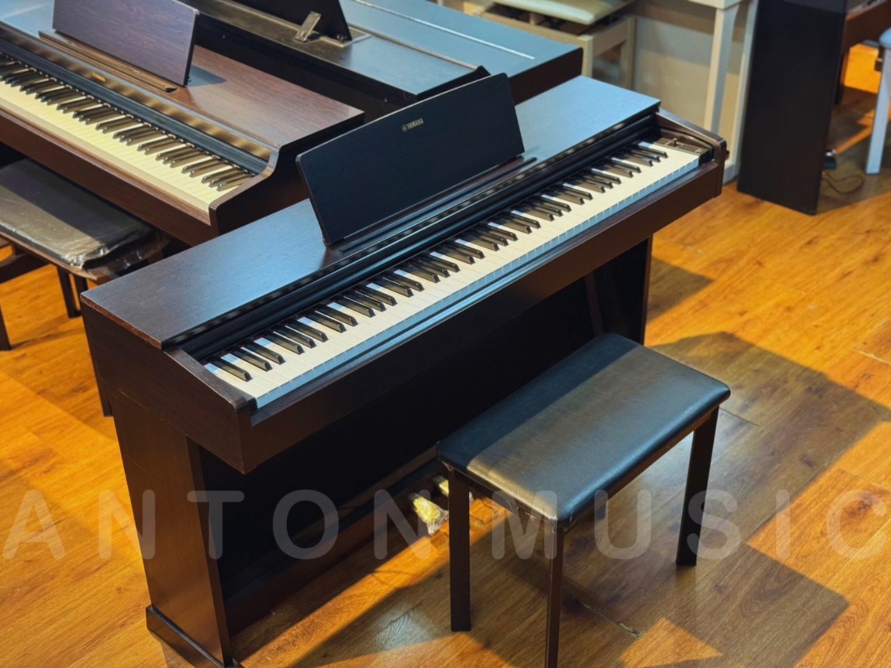Đàn Piano Điện Yamaha YDP143R Màu Nâu Đen Dòng ARIUS Bền Bỉ Cho Gia Đình Muốn Đầu Tư Cây Đàn Tập Luyện Lâu Dài Cho Con Nhỏ