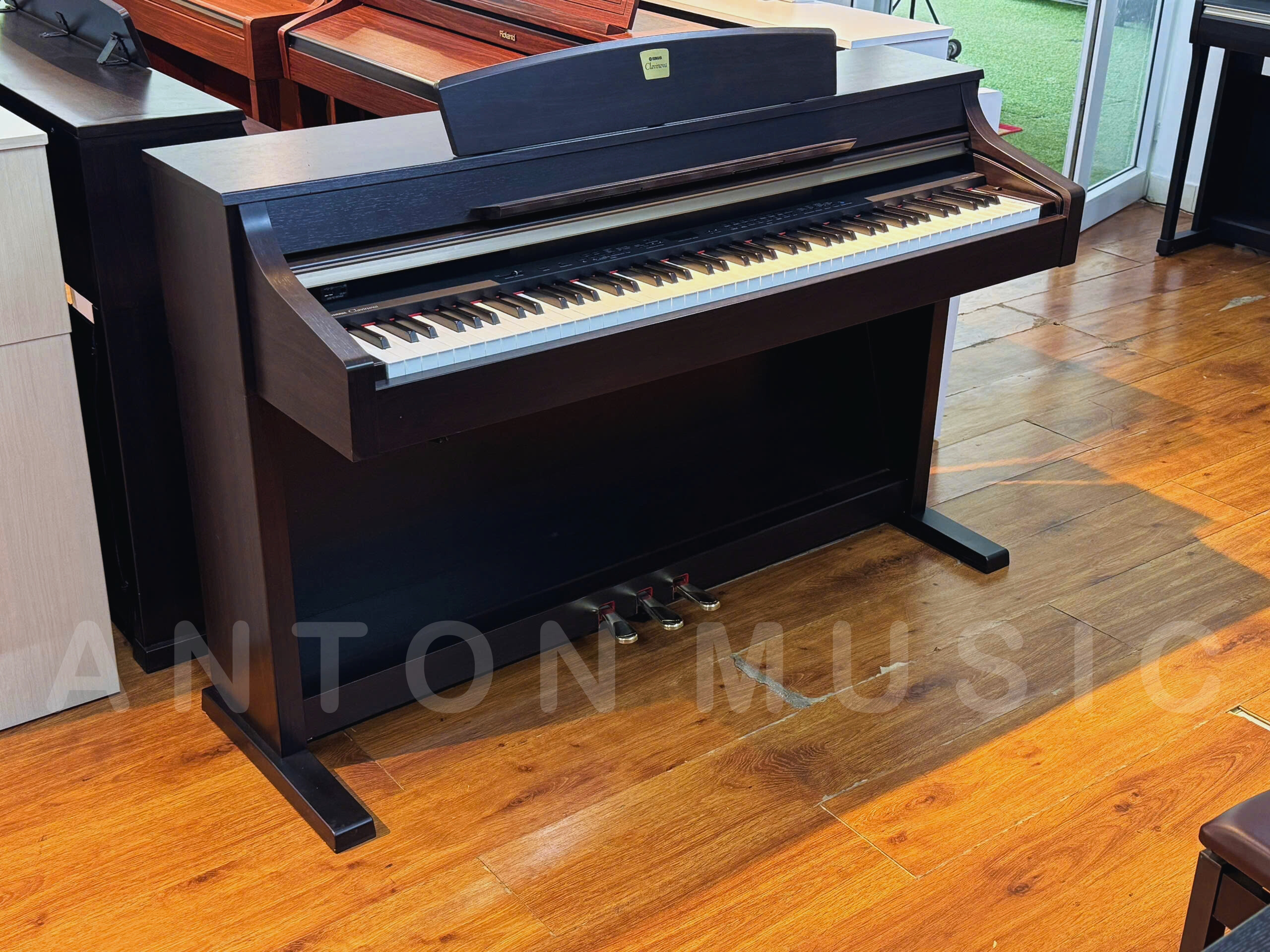 Đàn Piano Yamaha CLP-340 Màu Nâu Đen Gỗ (CLP-340 R) Dòng Clavinova