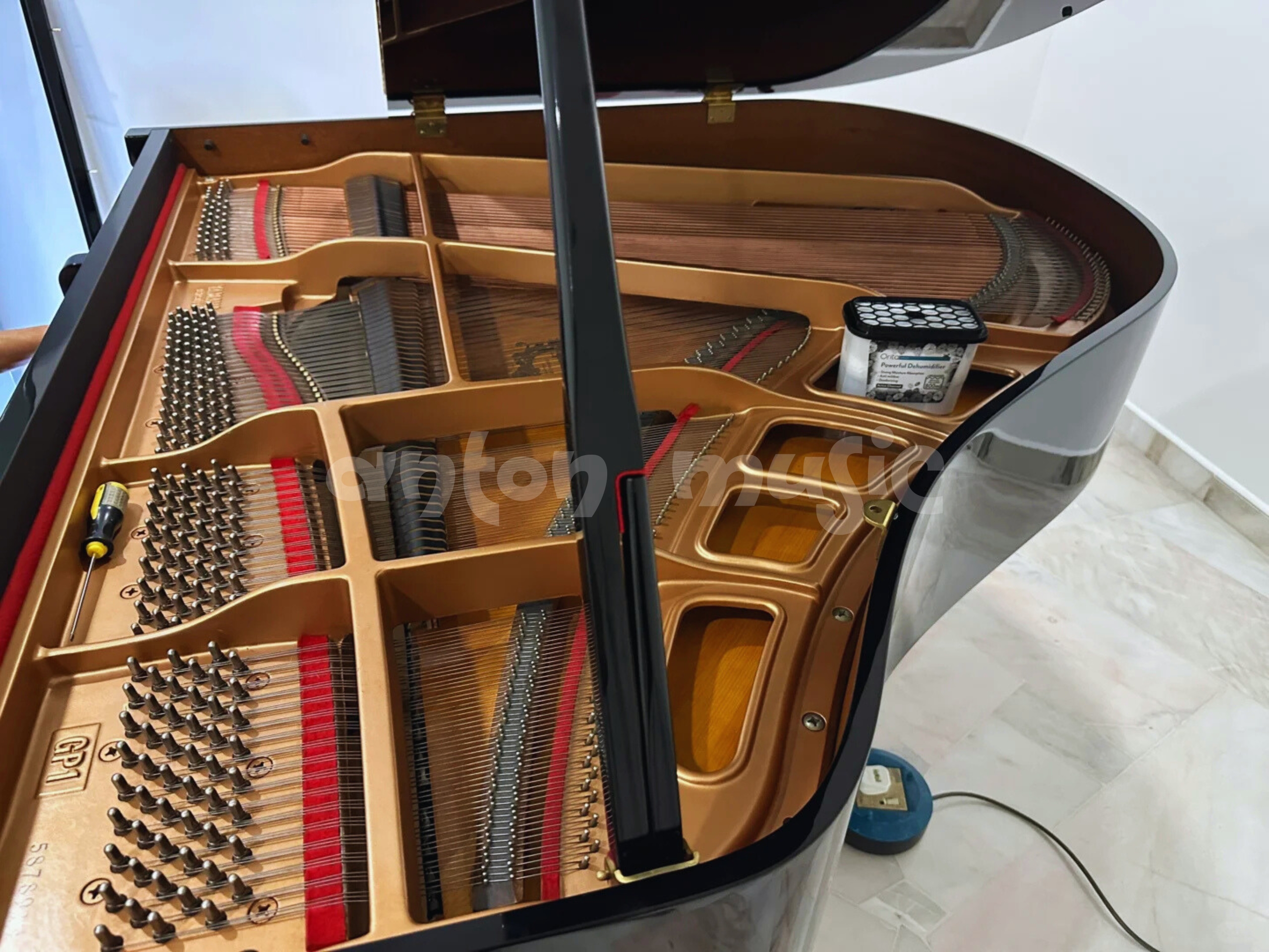 Sử dụng hiệu quả ống sấy sưởi đàn piano cơ trong mùa mưa và nồm ẩm