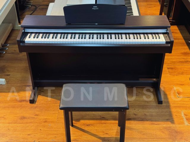 Đàn Piano Yamaha YDP-135 Màu Nâu Đen Gỗ (YDP-135 R) Mẫu Đàn ARIUS Được Ưa Chuộng Nhất Cho Người Mới Học Piano