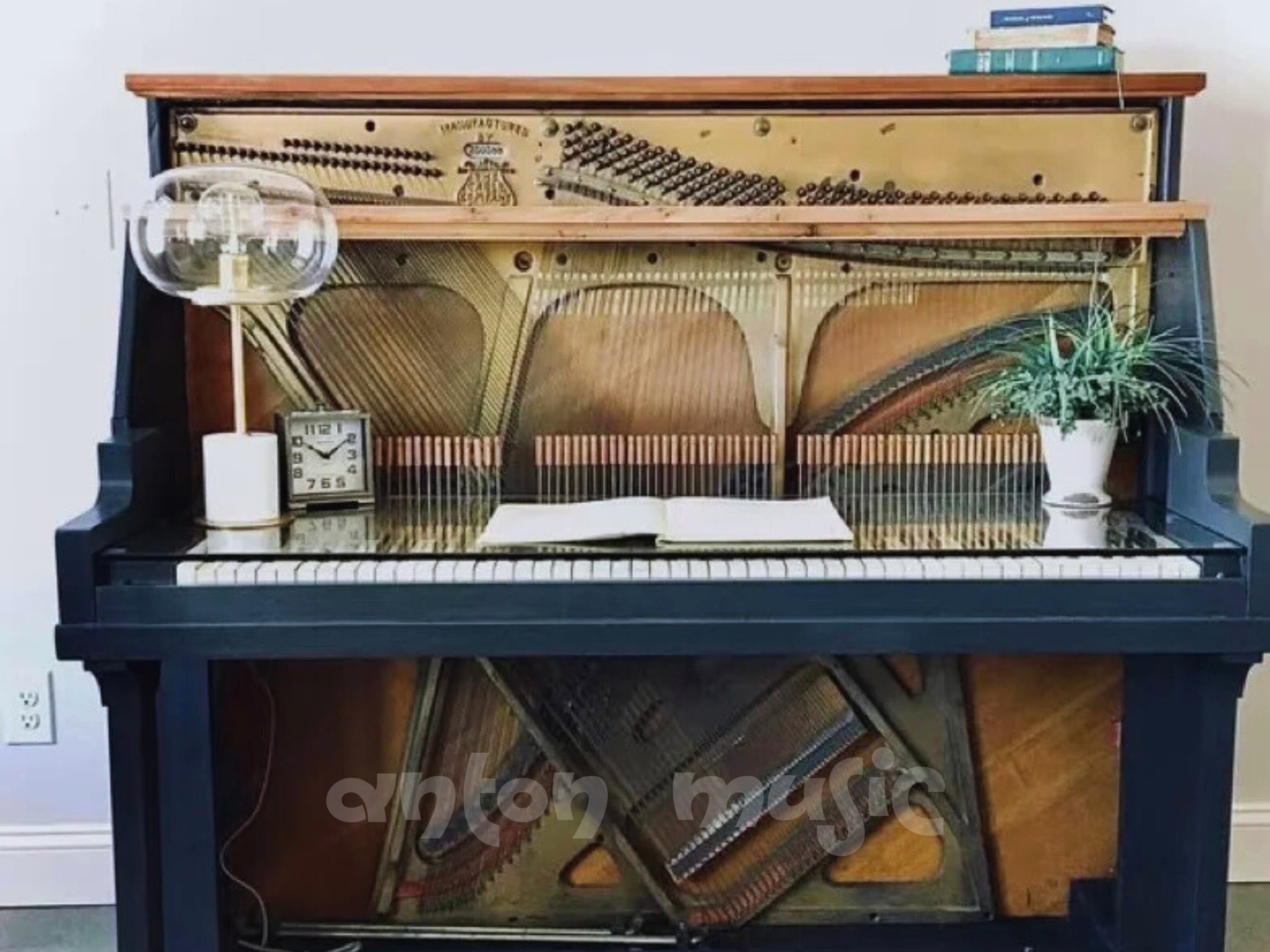 Xu hướng sử dụng xác đàn piano cơ trong trang trí nội thất