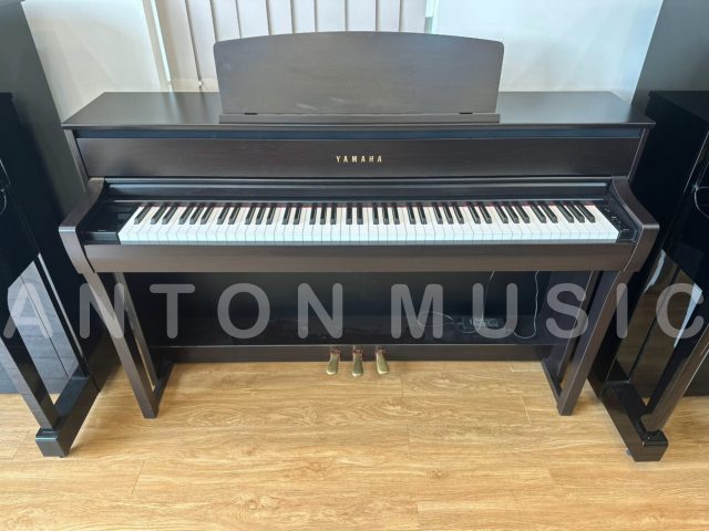 Đàn piano điện Yamaha CLP-775 nâu gỗ óc chó (CLP-775 DW) phím gỗ, màn hình cảm ứng hiện đại