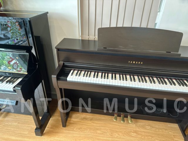 Đàn piano điện Yamaha CLP-775 nâu gỗ óc chó (CLP-775 DW) phím gỗ, màn hình cảm ứng hiện đại