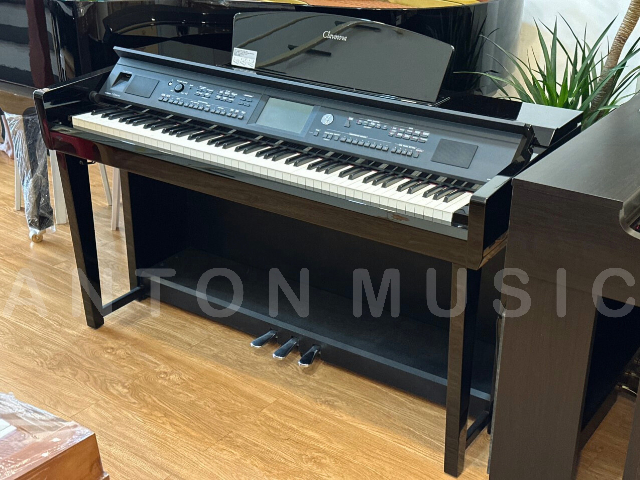 Đàn Piano Yamaha CVP 705 PE Like New Đen Bóng Dòng Clavinova Versatile Piano (CVP 700 Series) Màn Hình Cảm Ứng Màu, Cắm Mic Hát Karaoke – Digital