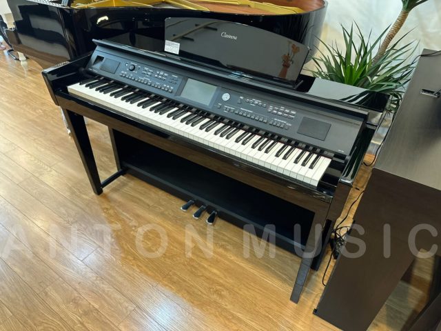 Đàn piano tự đệm giải trí Yamaha CVP-705 đen bóng (CVP-705 PE)