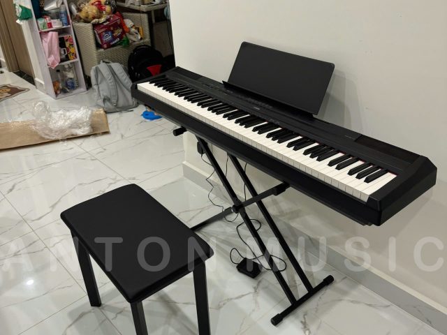 Đàn piano dòng Portable Yamaha P115B gọn nhẹ đen mờ combo chân kim loại pedal rời
