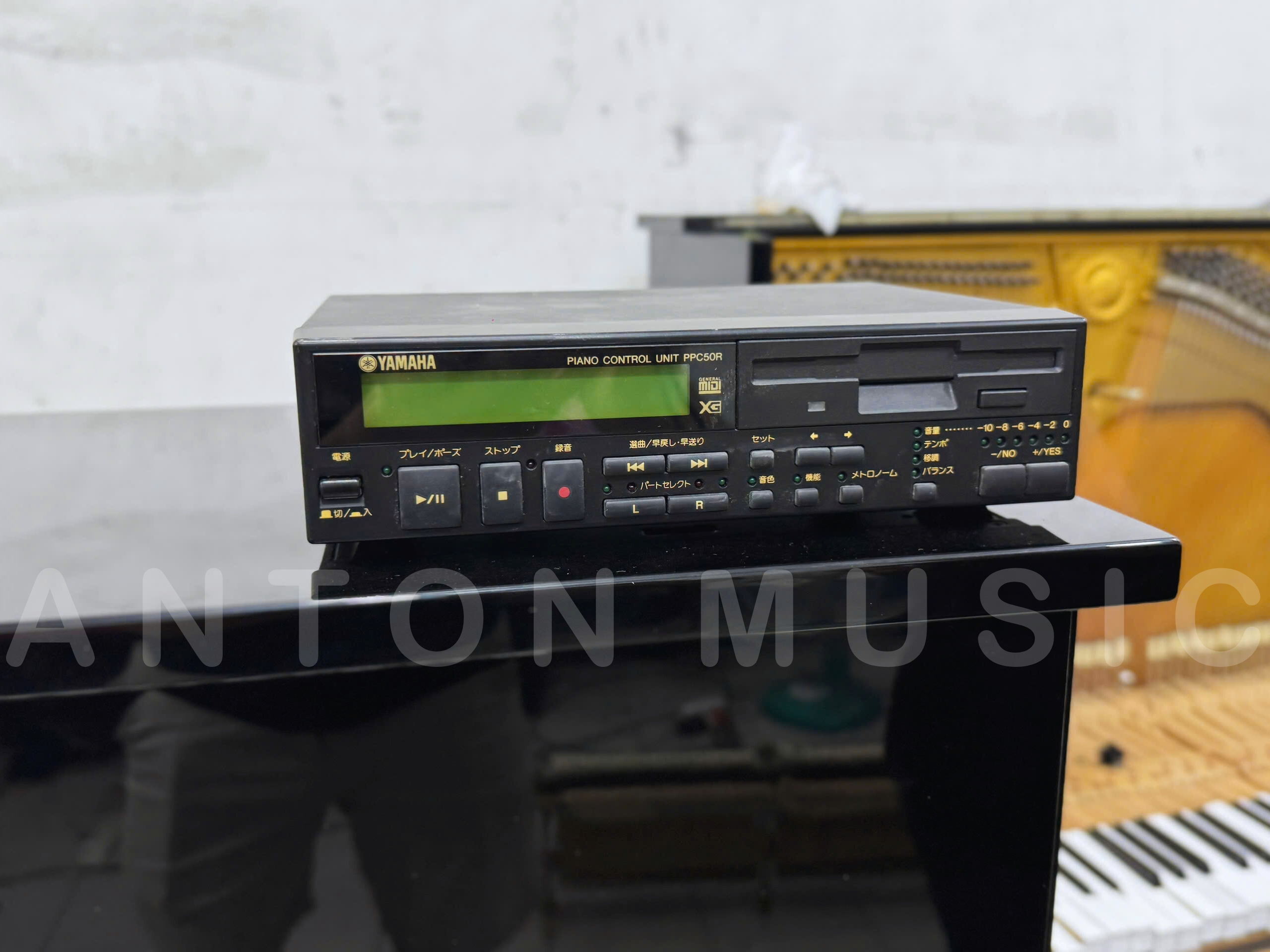 Đàn piano cơ Upright cao cấp Yamaha YM10SXGZ có Silent kèm bộ điều khiển PPC50R