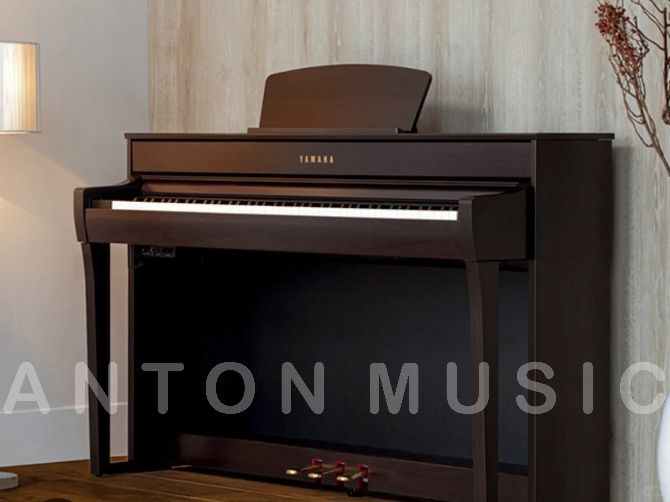 Đàn Piano Yamaha CLP 735R Qua Sử Dụng – Nâu Đen Gỗ Ánh Đỏ – Dòng Clavinova Cao Cấp – Hệ Phím GrandTouch – Giả Lập Tiếng CFX & Bösendorfer – Ghi Âm 16 Track