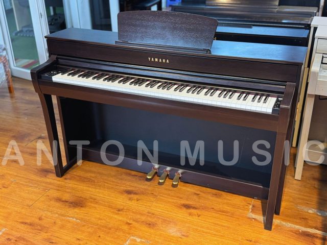 Thiết kế đàn kết hợp tinh tế giữa kỹ thuật chế tác, chất liệu cao cấp bền bỉ cho người chơi hiện đại