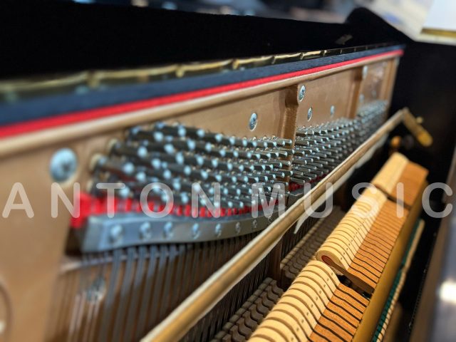 Đàn piano cơ Kawai US65 (US-65) đen bóng (Size U3) sản xuất tại Nhật dòng US cao cấp