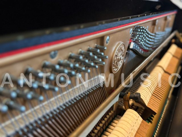 Đàn piano cơ Kawai US65 (US-65) đen bóng (Size U3) sản xuất tại Nhật dòng US cao cấp