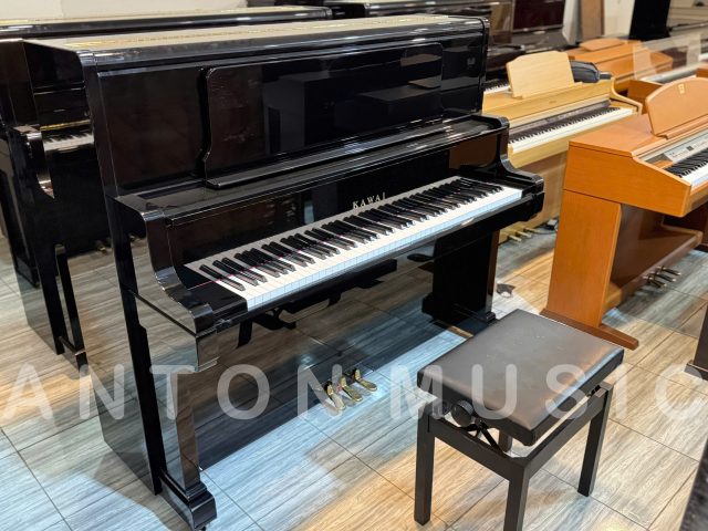 Đàn piano cơ Kawai US65 (US-65) đen bóng (Size U3) sản xuất tại Nhật dòng US cao cấp