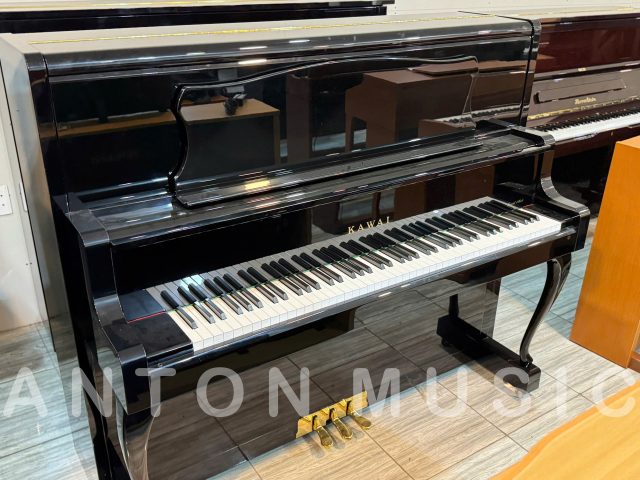 Đàn Piano Cơ Kawai DS80 (DS-80) Đen Bóng Dáng Chân Cong Cổ Điển Chippendale